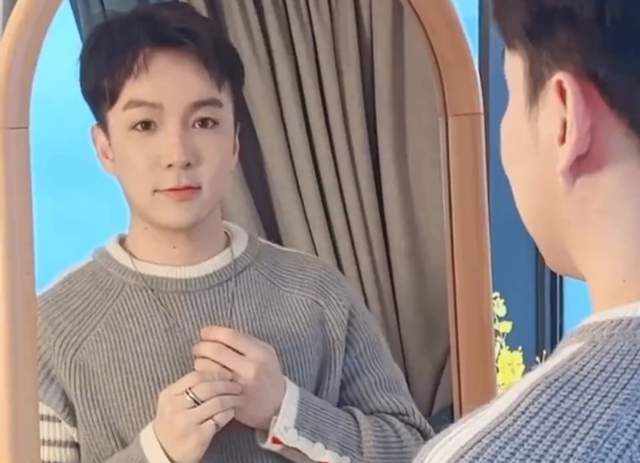 "三毛"扮演者孟智超近况曝光,36岁容貌未改,曾以卖包子为生