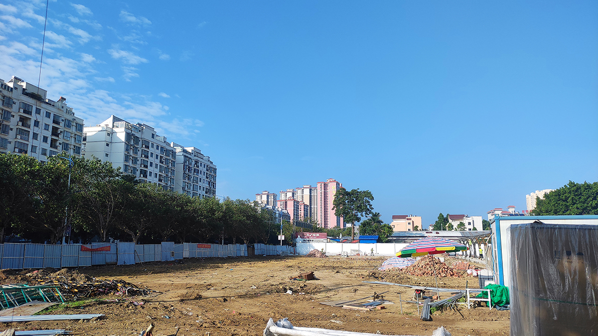 新能源车的福利,北海市广东路这里开工建设一个充电城