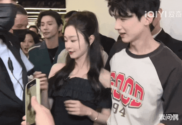 男神白敬亭将女神宋轶霸气护在怀中,秀恩爱太甜蜜!
