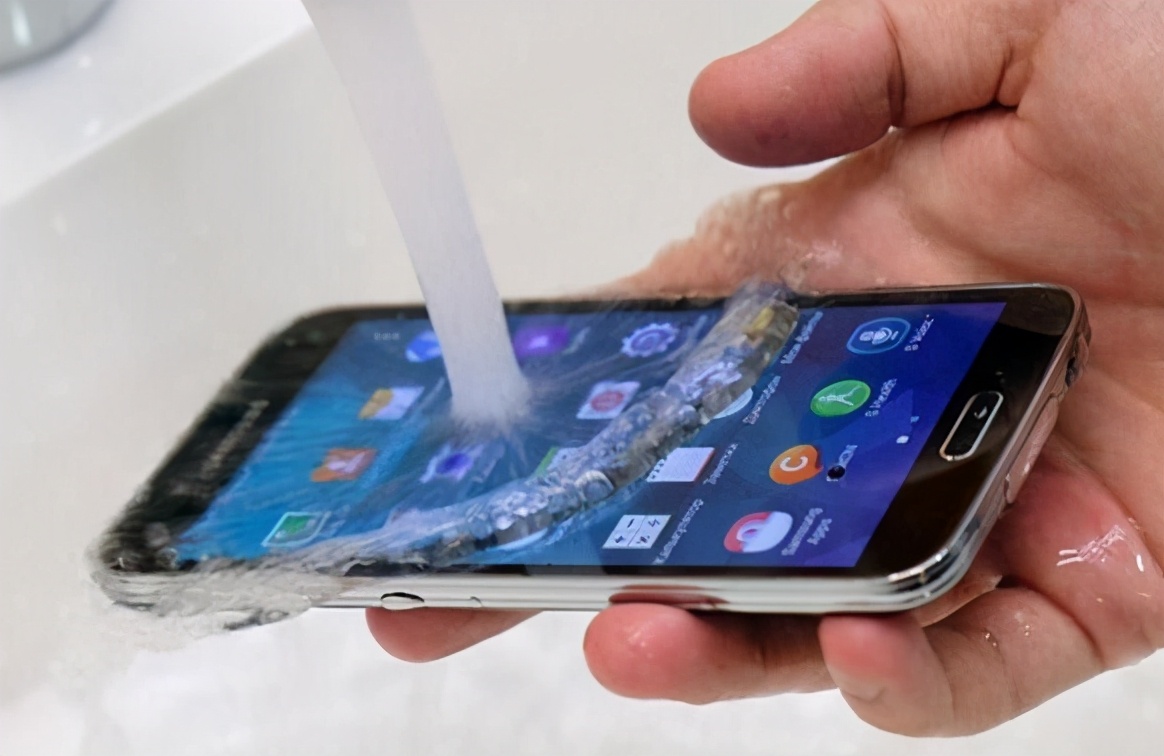 可在水下使用,ip68级防水手机越来越多,有没有ip69级防水?