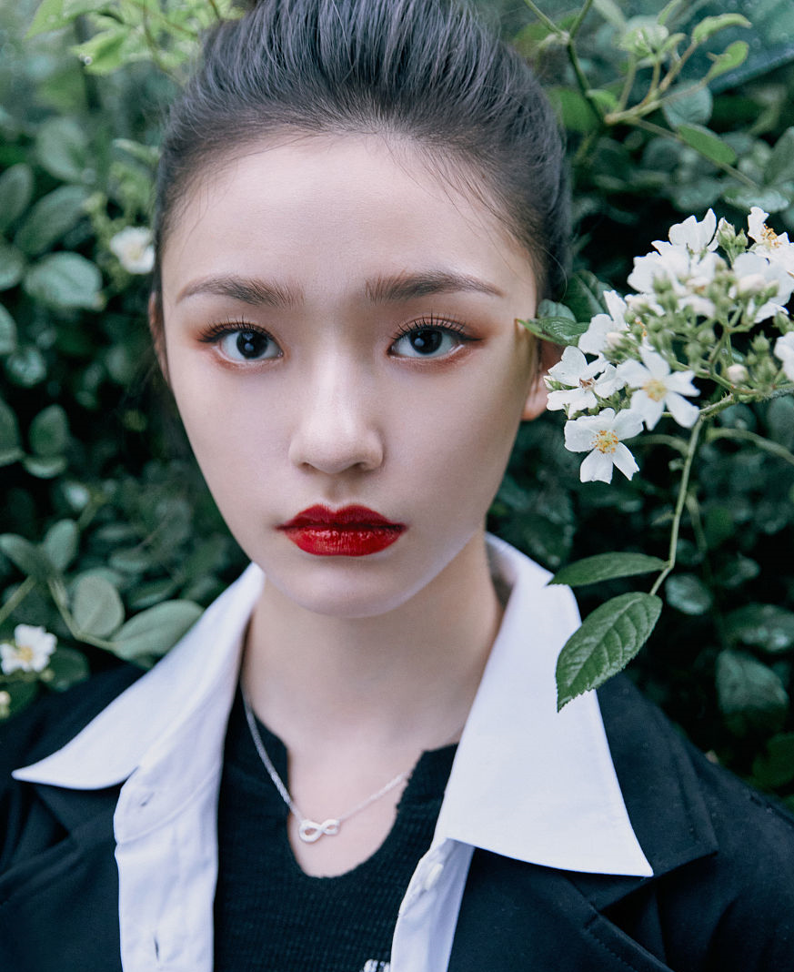 95后小花颜值变幻莫测?一起来看看,陈都灵的面部特征如何