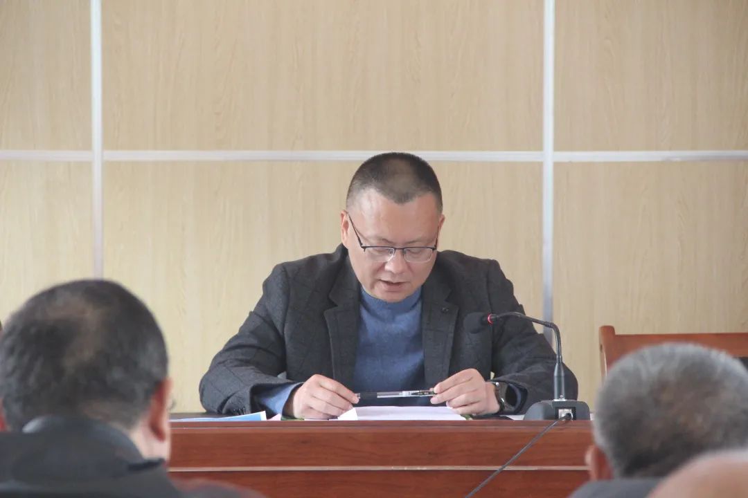 恭城法院院长黄文清到龙岗村上党史学习教育专题党课