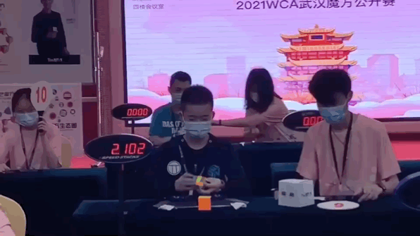 5秒48打破魔方世界纪录 浙江13岁男孩上热搜