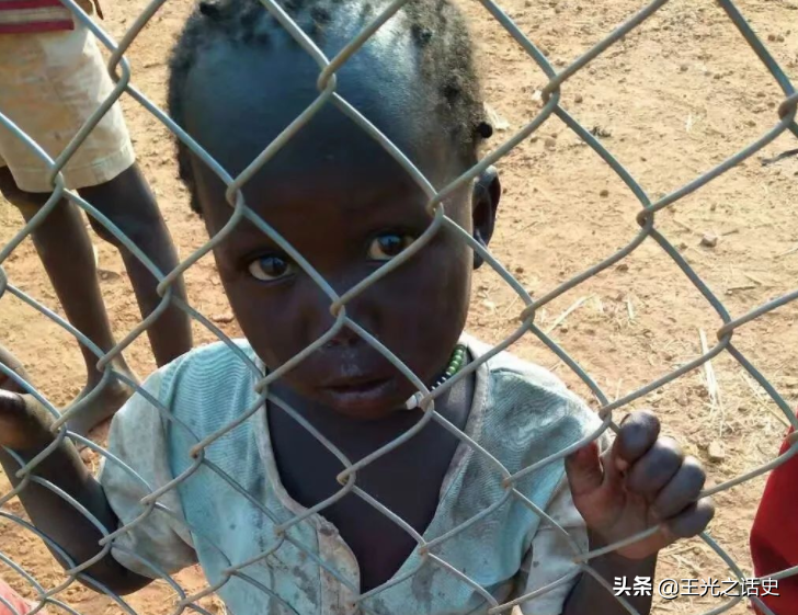 非洲难民小孩图片