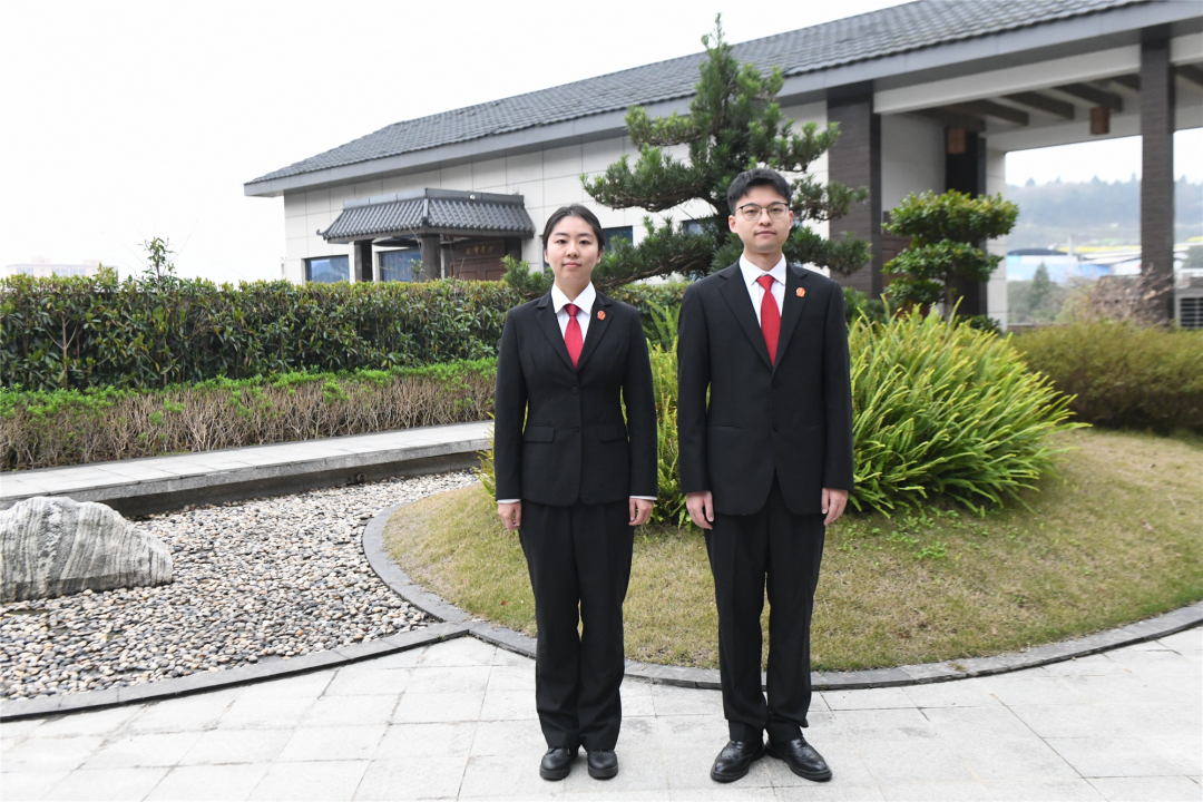 真人版审判制服穿搭指南,这15种穿搭要不得!