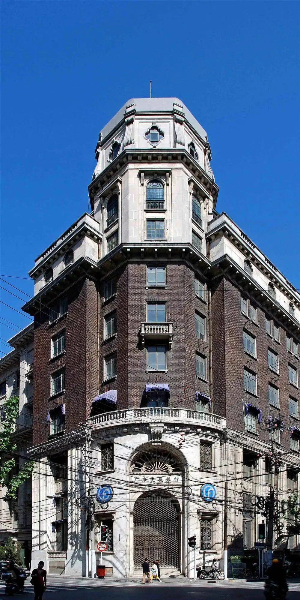 转角遇见它!邂逅外滩"第二立面"最美的白色塔楼|建筑可阅读
