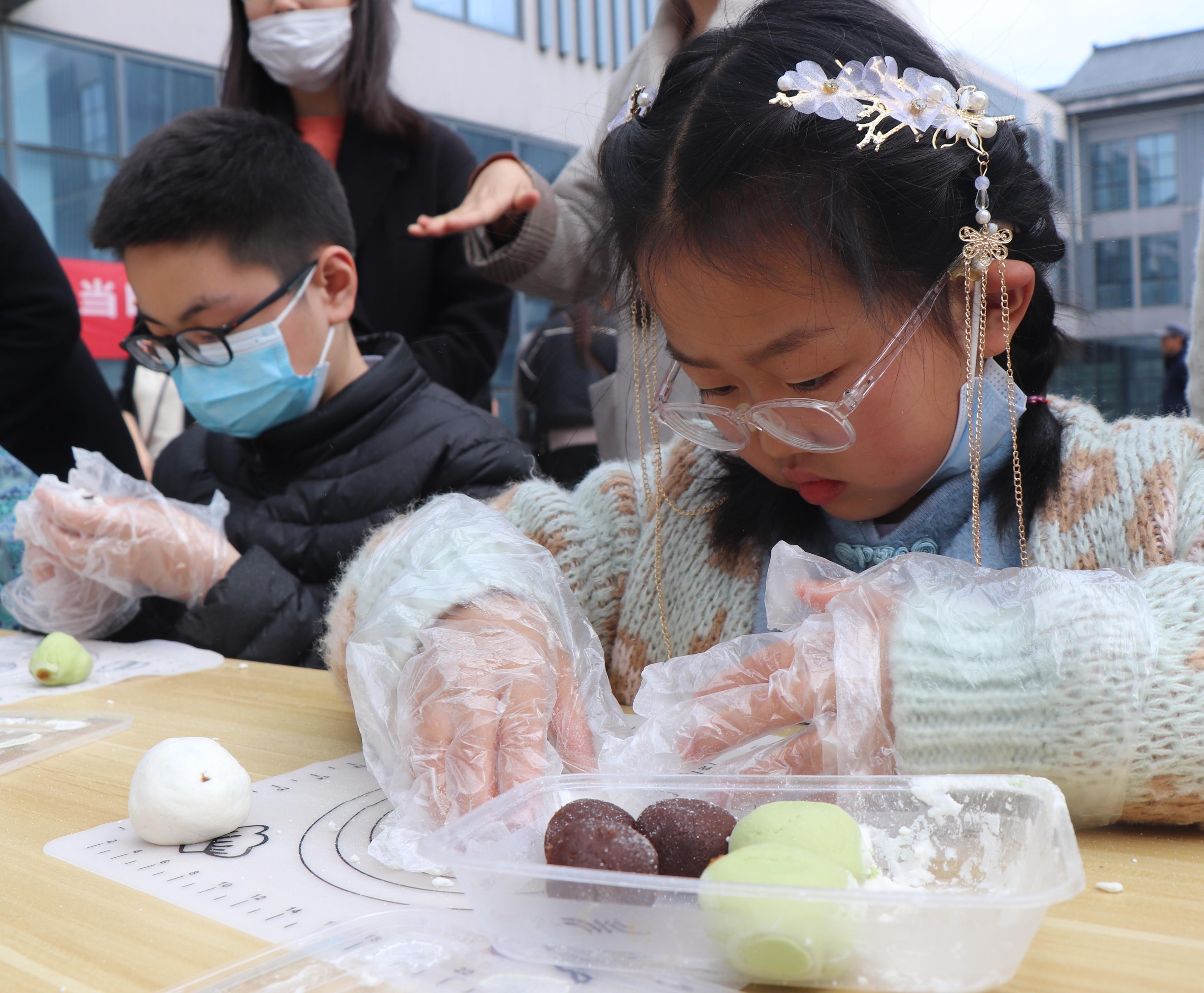 蘇州市吳江區江陵街道龐山湖社區開展清明節主題系列活動