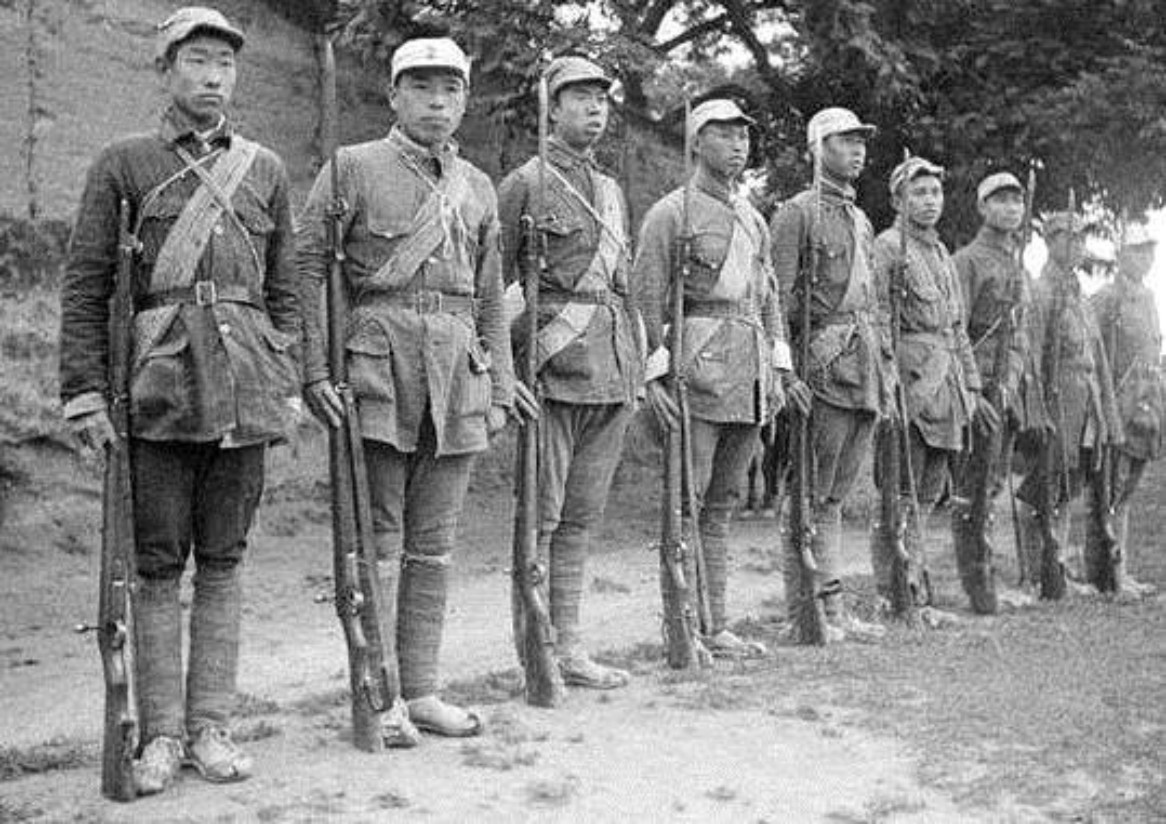 抗战中八路军军服从何而来?主要有三条途径,其中一条让人很意外