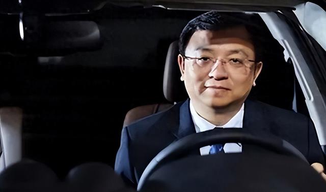 比亚迪总裁王传福,靠嫂子卖嫁妆读大学,成功后将嫂子宠成公主