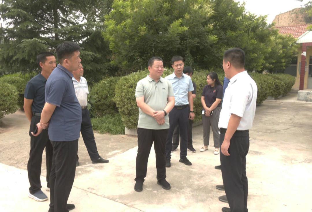 尚国桦在上郭乡 三路里镇 上王乡调研