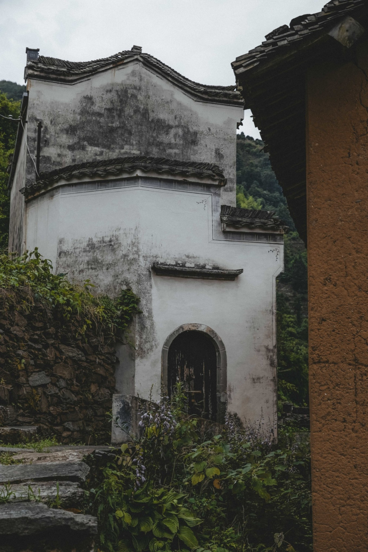 小众旅行地,黄山歙县的万二村,被称为徽州版布达拉宫的地方