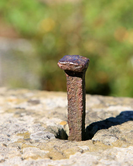 人工劈石法:一种只需锤子和钉子,就能让石头裂成两半的技术