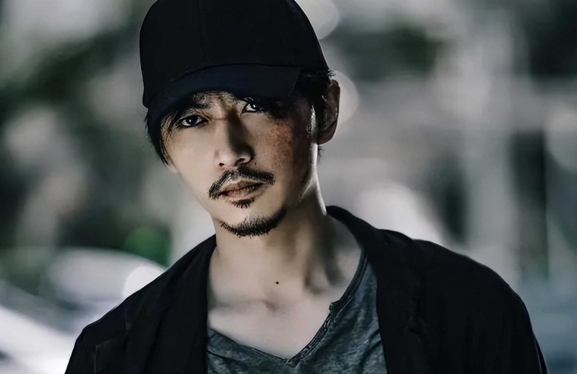 刘奕君,王劲松主演的禁毒大剧《冰雨火》将于今晚二播,该剧真诚的情感