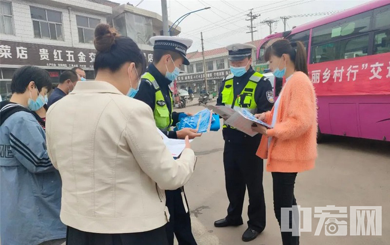 安泽交警图片