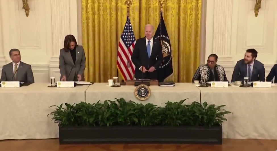 ��ý���ݵ��ݽ����˸���Ĭ�����ף�����������ʿ����