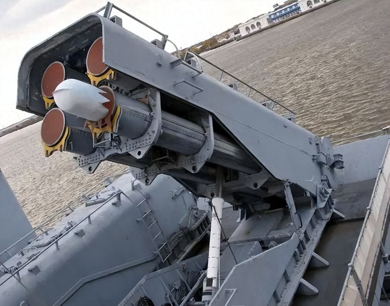 东亚国际局势风云变幻:日本决定采购战斧导弹引发何种影响?