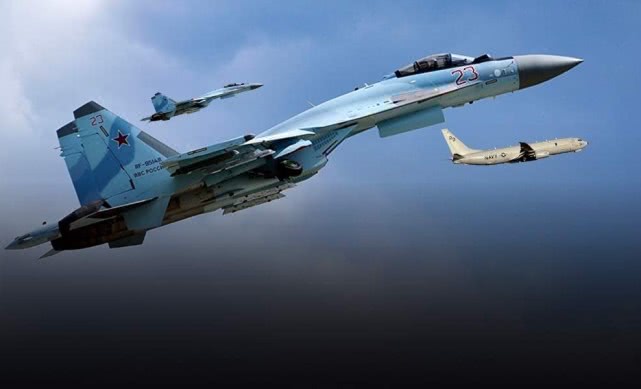 立即停止自由巡航!两架苏35亮导弹夹击,美军机苦撑1小时后逃离