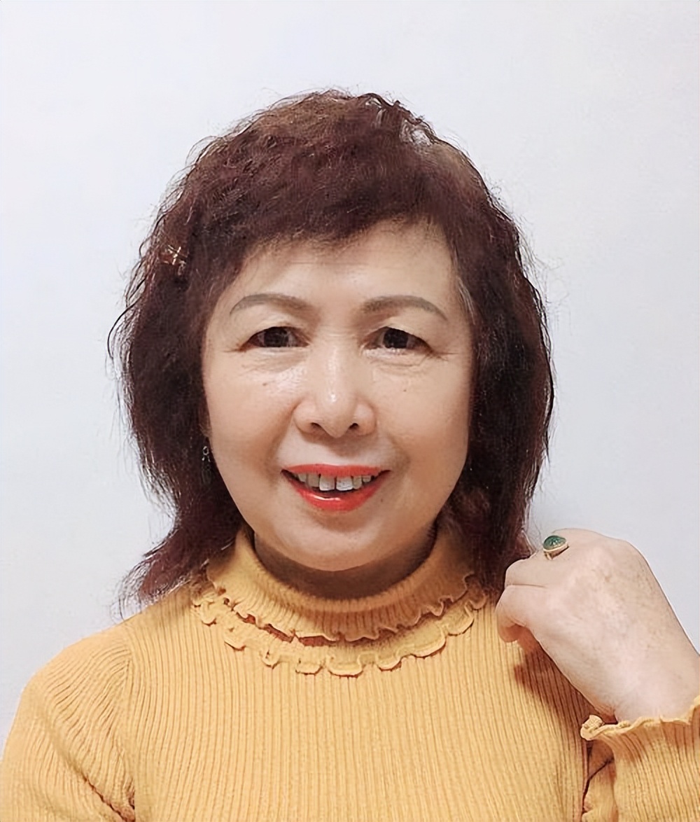 事实证明,上了60岁还显年轻的女人,脸上都有这4个特点