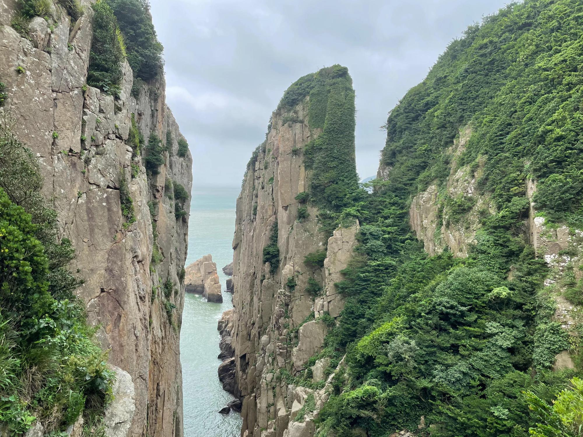 舟山"桃花岛",探寻金庸笔下的武侠踪迹,看时光造就的美景奇观