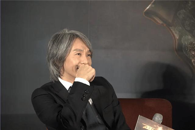 周星驰看王宝强新电影说"服了",《八角笼中》让人刮目相看