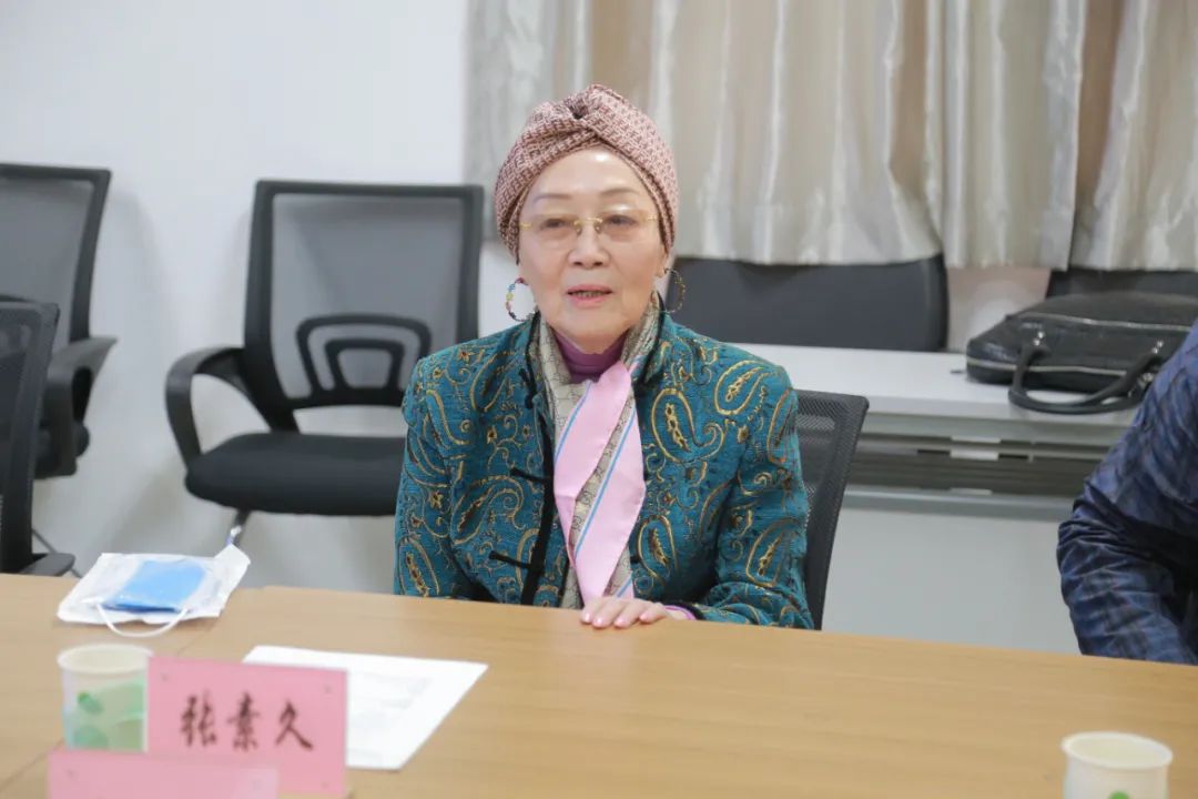 洛杉矶知名侨领 清华北美教育基金会理事张素久来清华一附院座谈