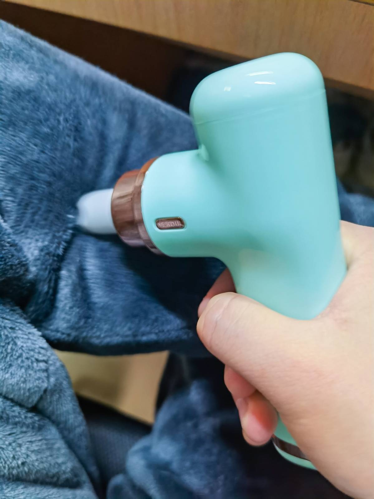 野小兽mg10筋膜枪评测很难见到这么轻巧力度这么大的筋膜枪了