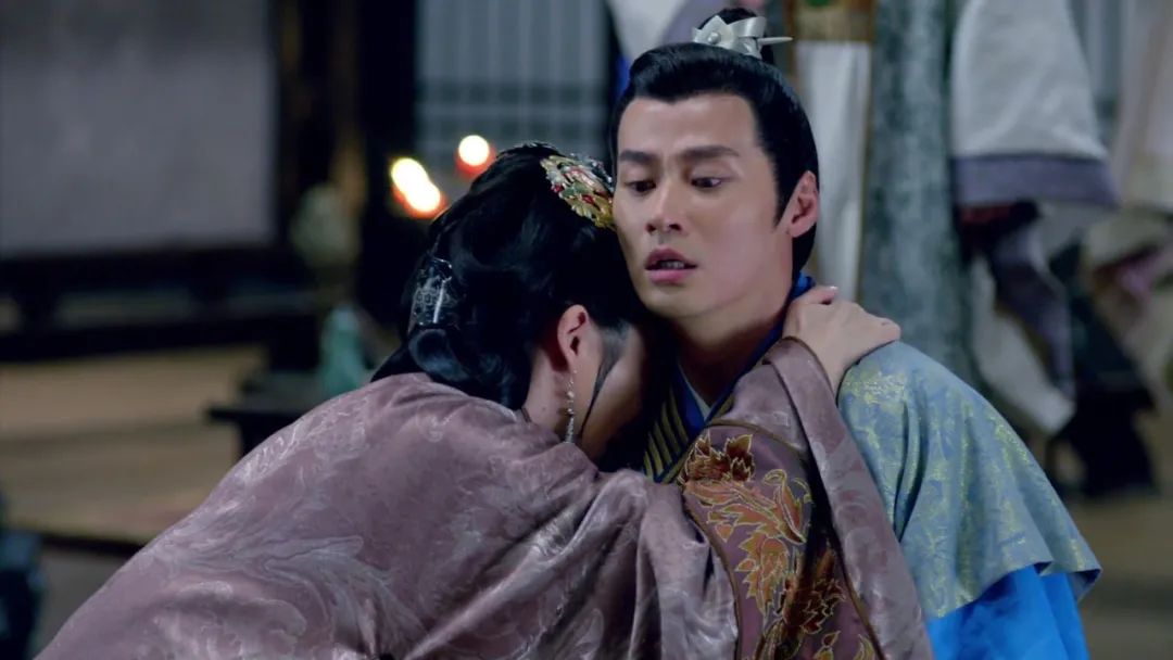 琅琊榜中,萧景睿被人算计二十多年,家破人亡,一见梅长苏误终身