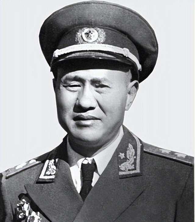 副司令员胡奇才斥责部队撤离时旅长喝酒,旅长称其解解闷