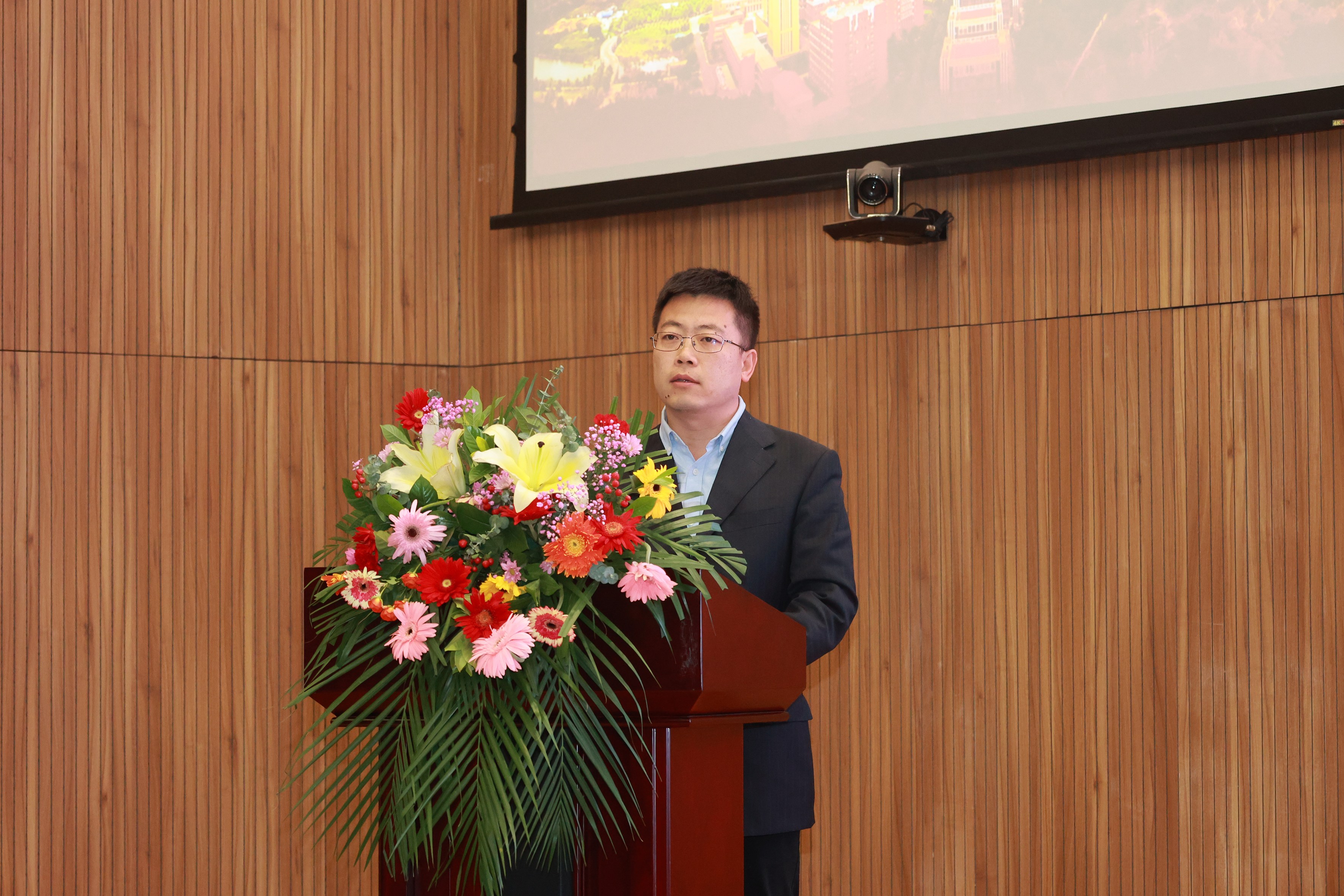 李绍纯:以材料革命,固土木建设