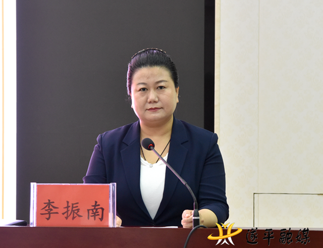 李振南走进遂平县第三中学讲授思政课