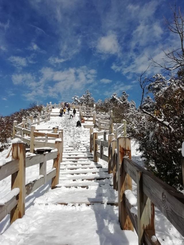 西岭雪山现在有雪吗图片