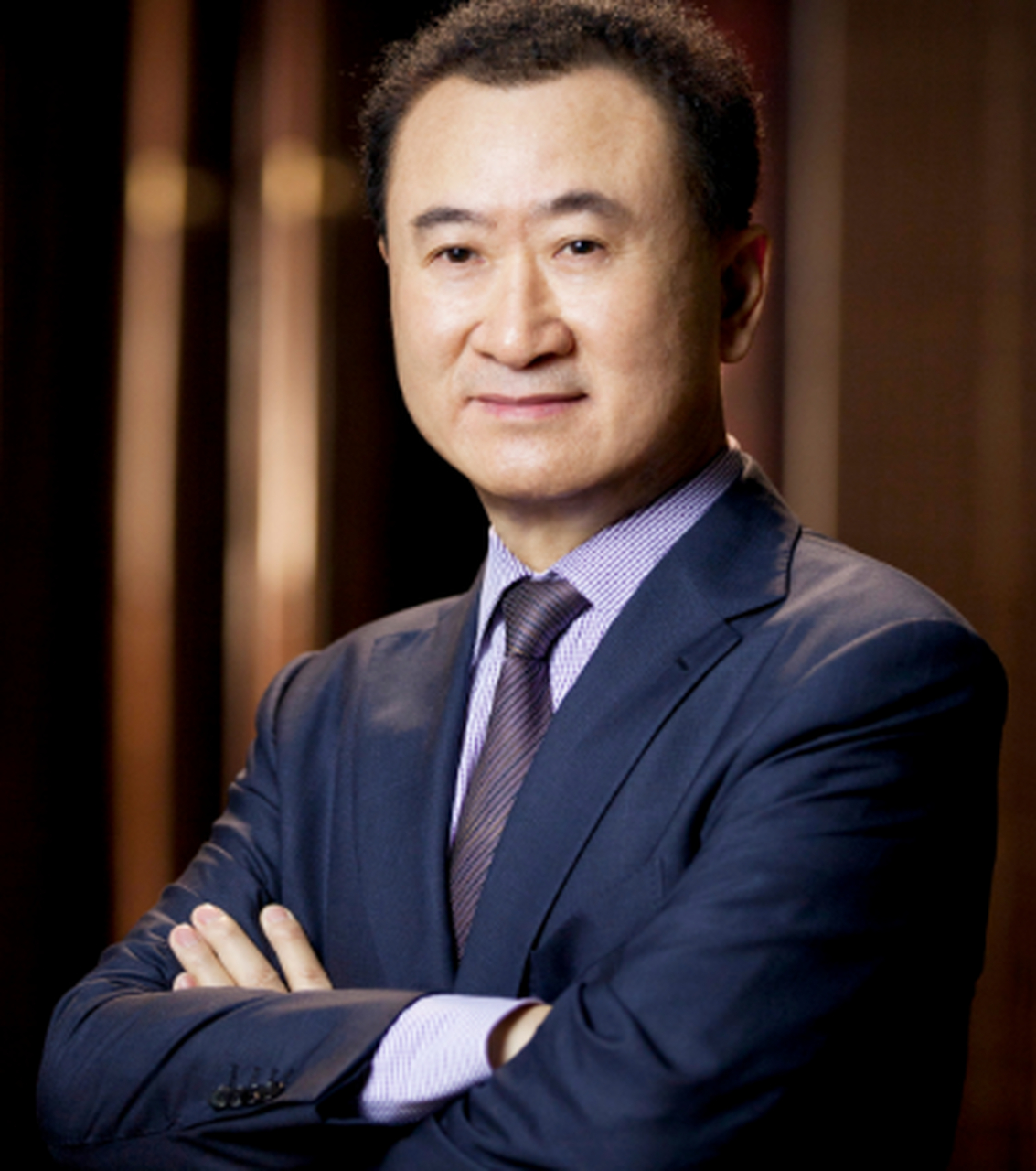 林宁微笑着看着主持人,平静地回答道:"其实,在我嫁给王健林之前,我