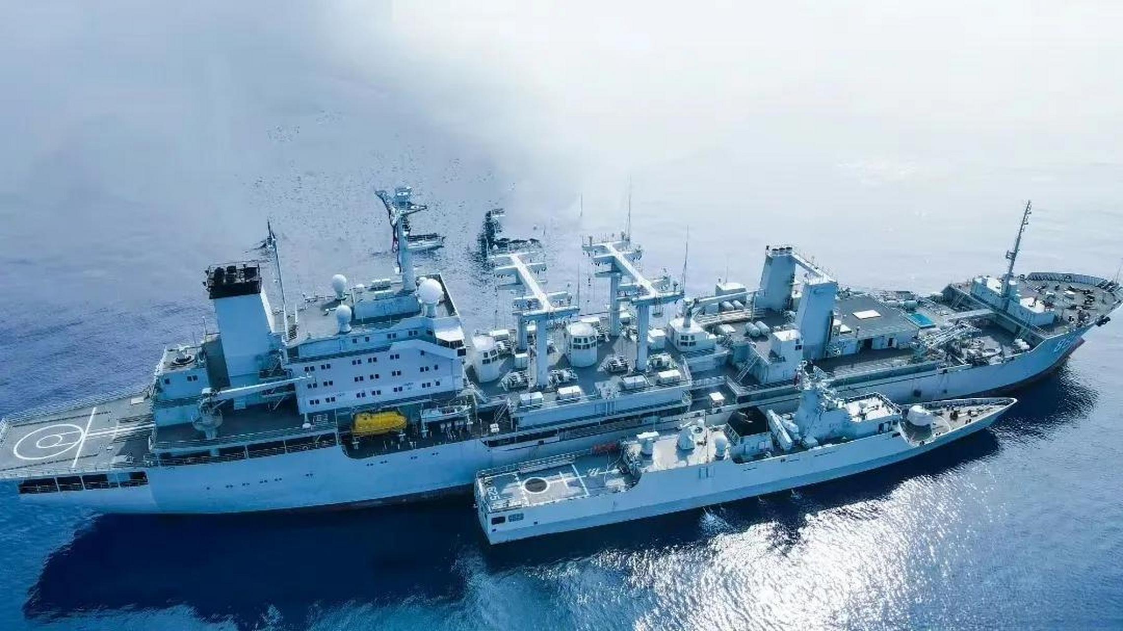 中国被乌克兰人骗了?花大价钱买的补给舰,速度跟不上航母编队?