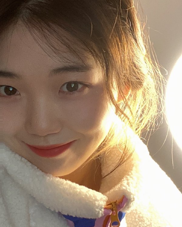 抖音王大毛摇头晃脑"扮可爱"?那个夏天厕所唱歌的少女