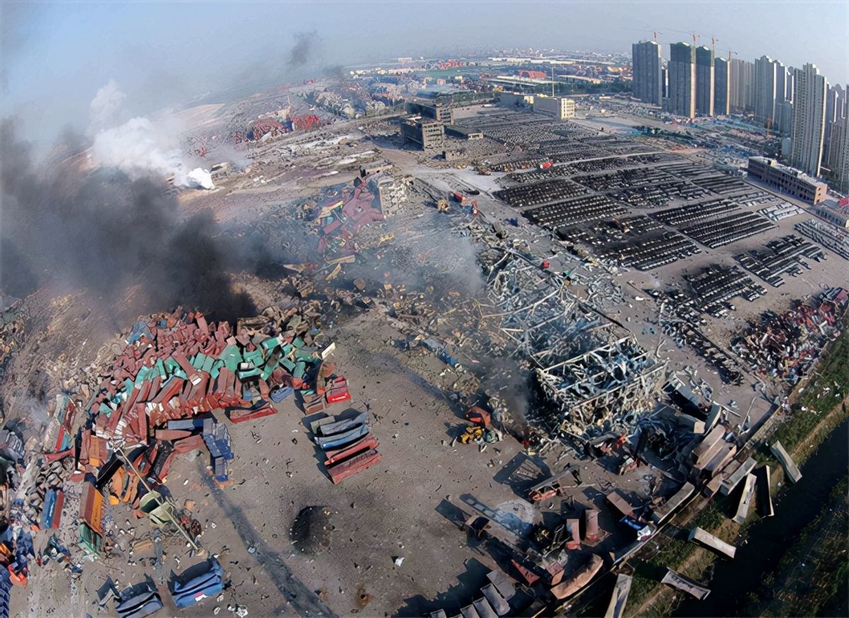 回顾：8.12天津港大爆炸，出警25人全牺牲，一句谎言造成68亿损失