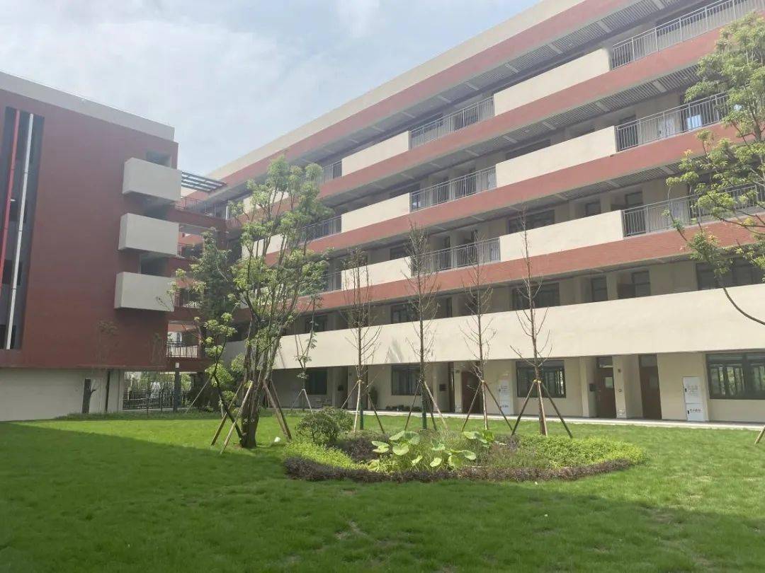 每日高新一校——重庆科学城富力南开小学校