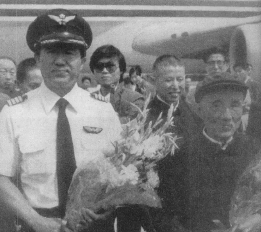 1986年,台湾u2飞行员王锡爵因思亲劫机直飞广州,后来结局怎样?