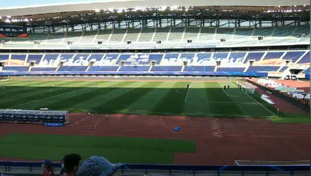 热点|昨晚，中超大连赛区现场有22位特殊的观众