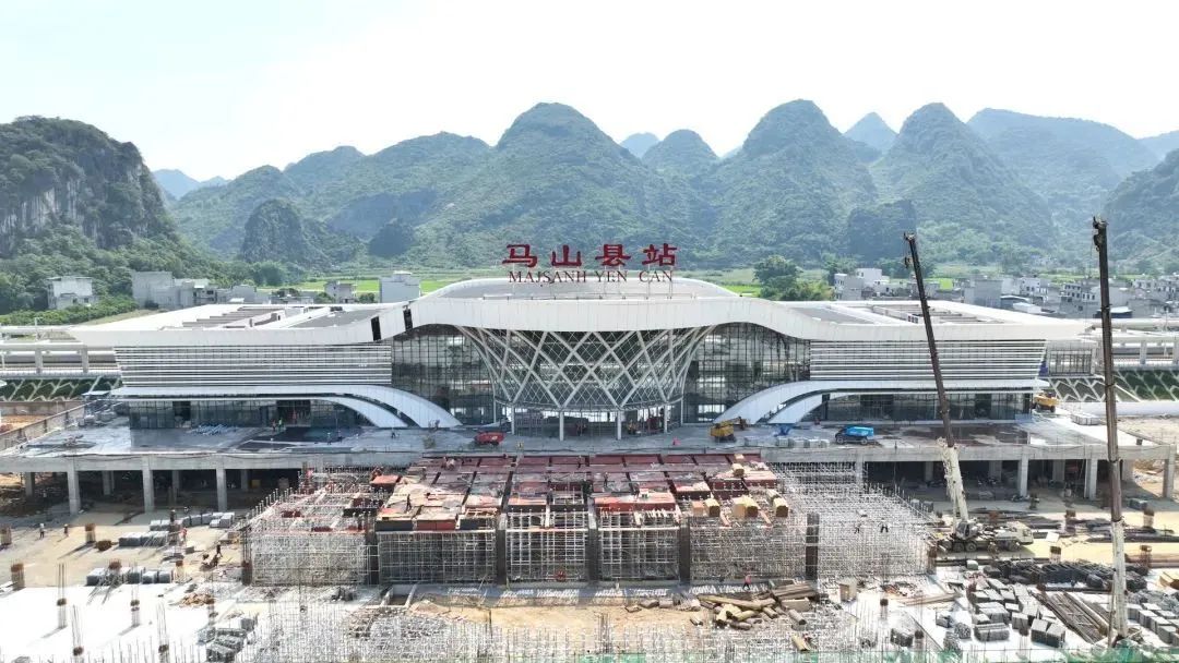 地铁武鸣线没开建,15分钟到南宁的贵南高铁先开通了,时间是