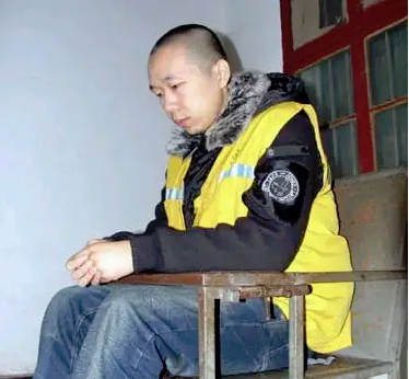 从网络天才到阶下之囚:"熊猫烧香"病毒制作者,李俊的悲剧人生
