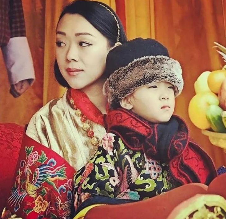 62岁不丹王母气质不凡,生于不丹首富之家,4姐妹全都嫁给国王