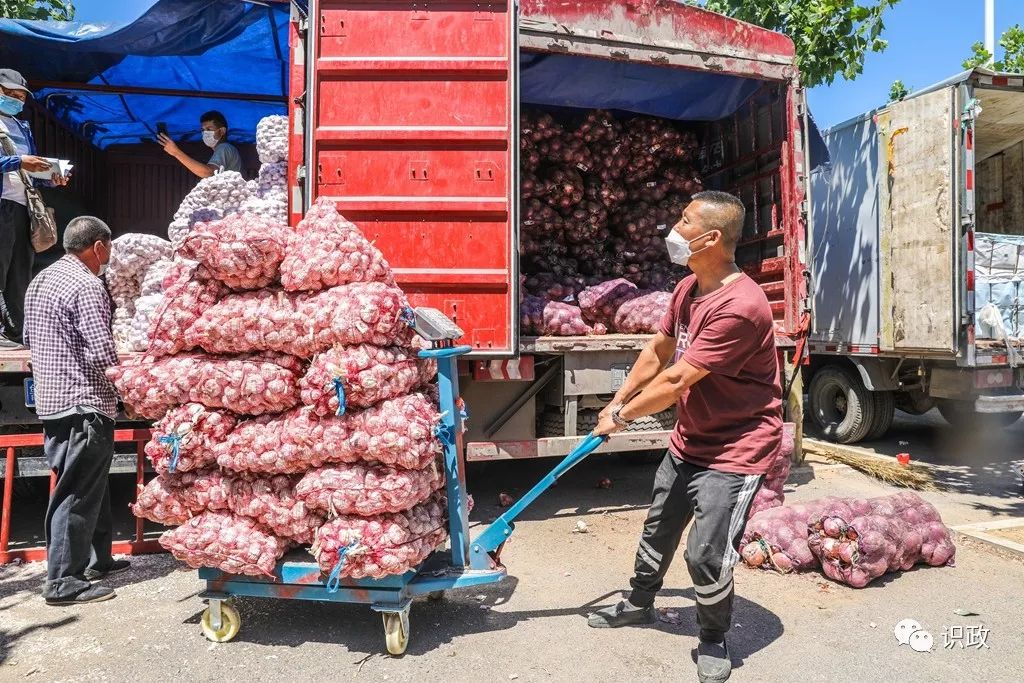 新冠肺炎蔡奇再赴新发地批发市场检查，要求不留防疫死角，全力做好保供稳价