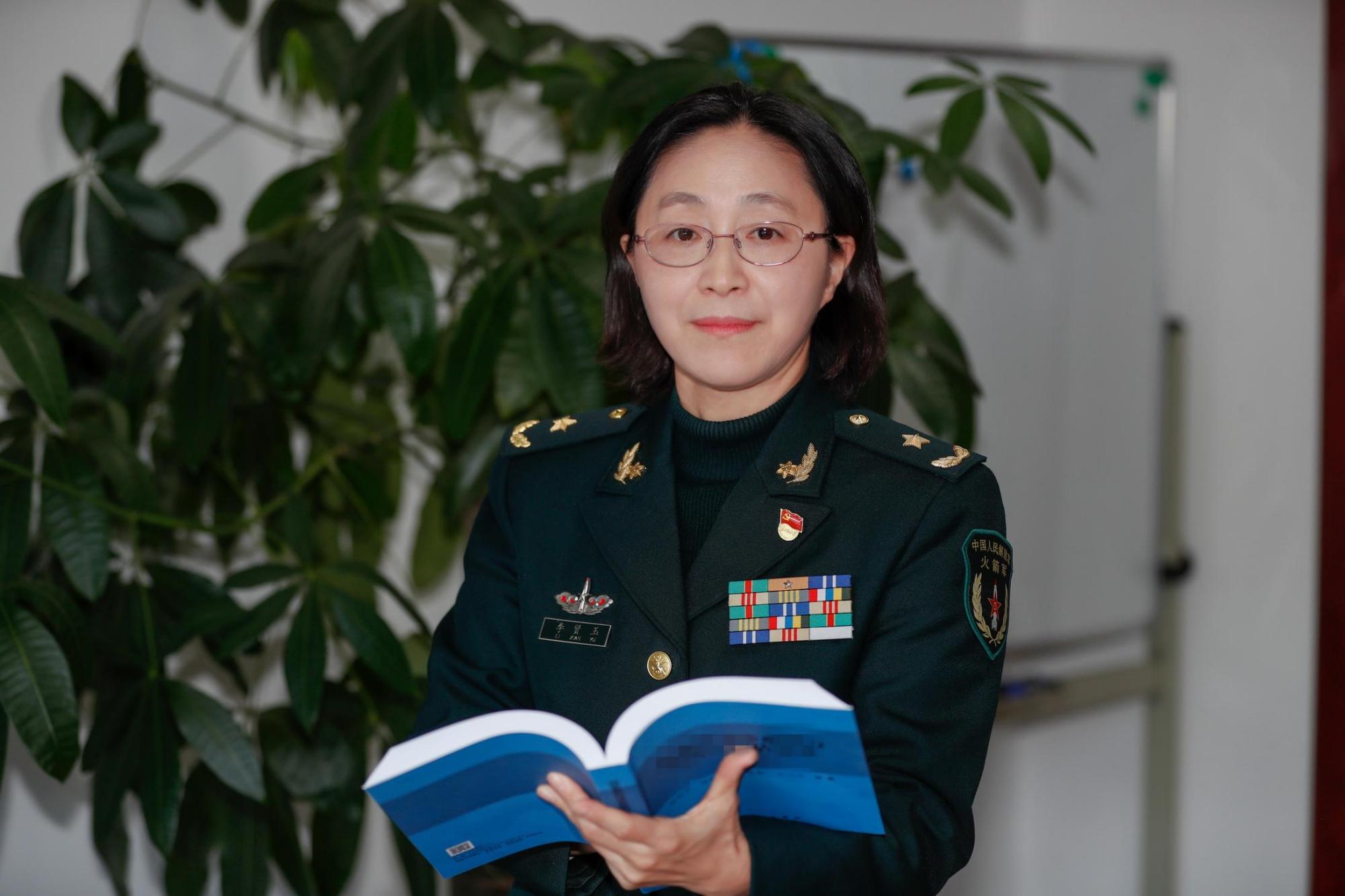 她是火箭军第一位女少将,北大毕业进入导弹部队,对导弹贡献很大