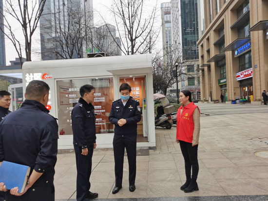 陶旭东到桂溪街道月牙湖社区指导全国文明典范城市创建工作