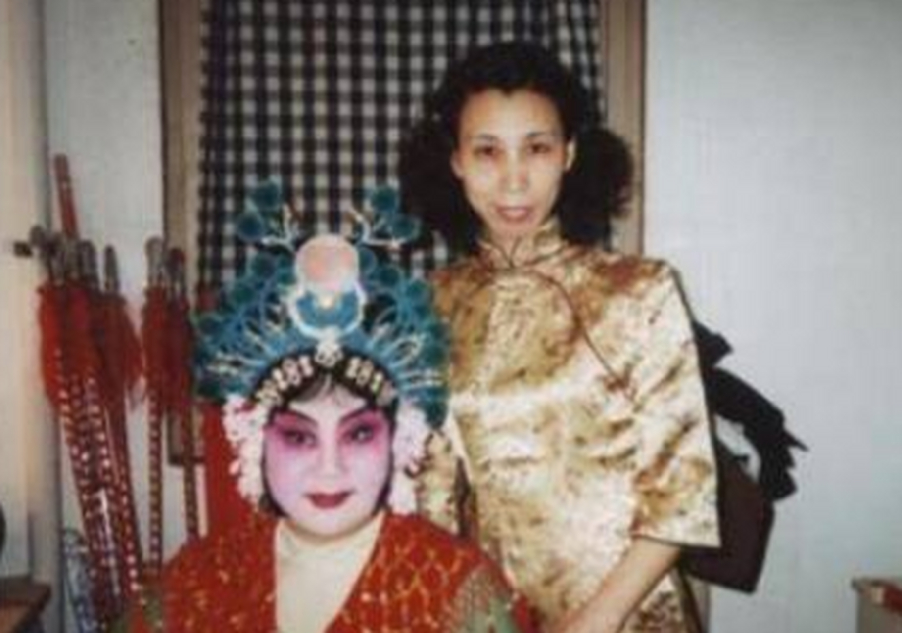 1982年,"小常宝"齐淑芳和30多位戏剧演员去往美国进行演出.