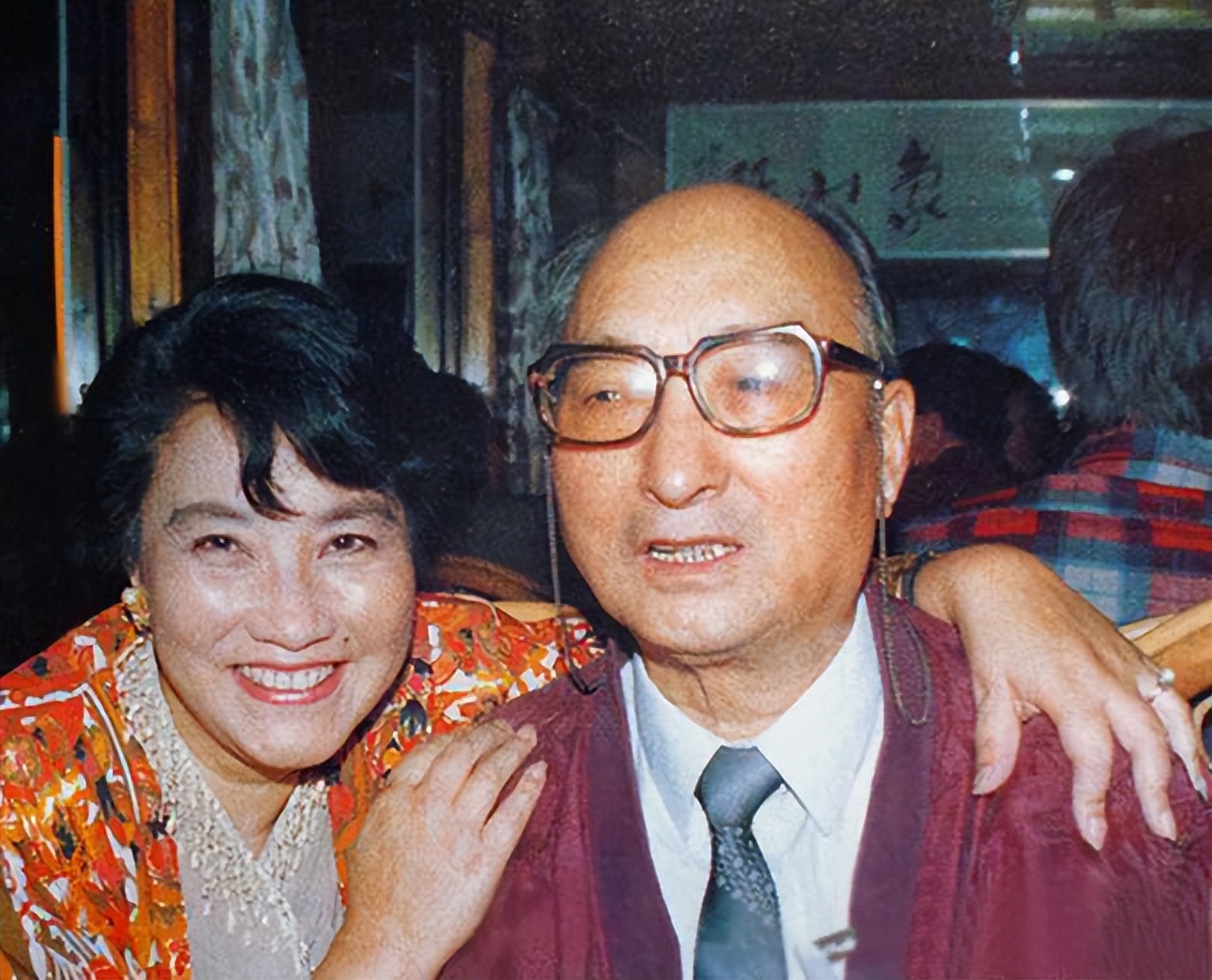 艺术家祝希娟:与初恋丈夫恩爱到老,有儿有女为何晚年住养老院?