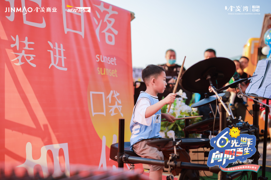 青岛金茂湾购物中心六周年庆第三天人气持续升温