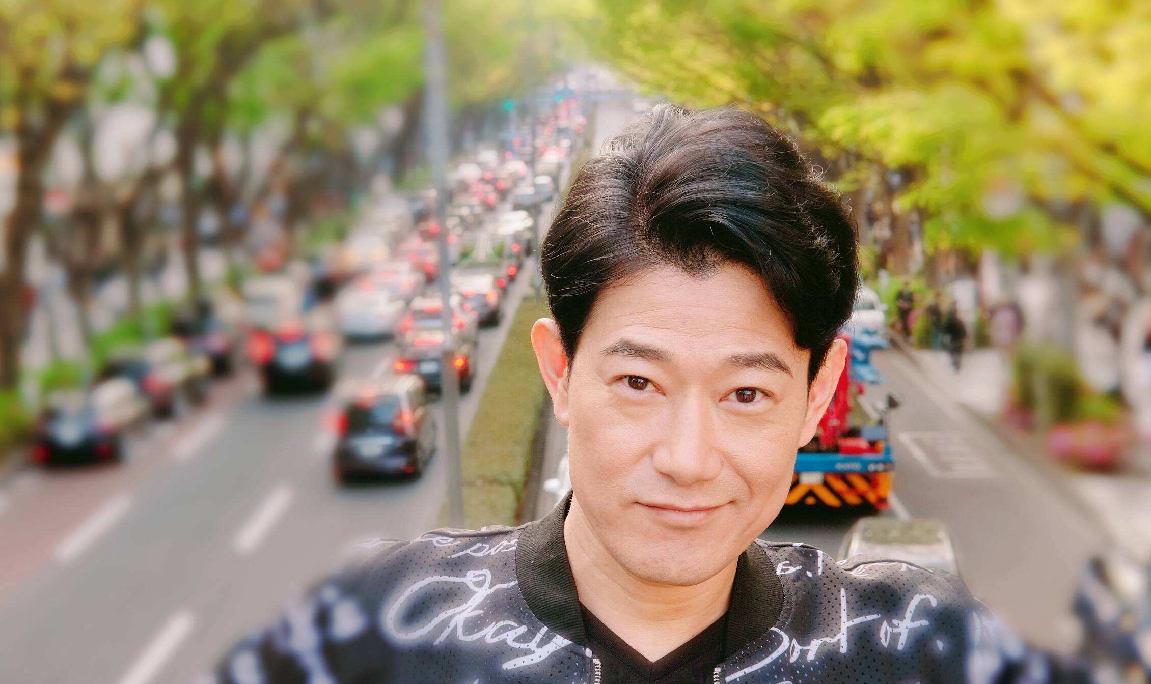 矢野浩二:27岁含泪跪别父母,女儿出生就能入华籍是我最骄傲的事