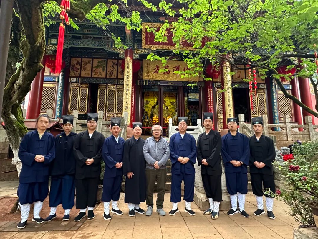 著名学者李远国先生到省道协龙泉观参观交流