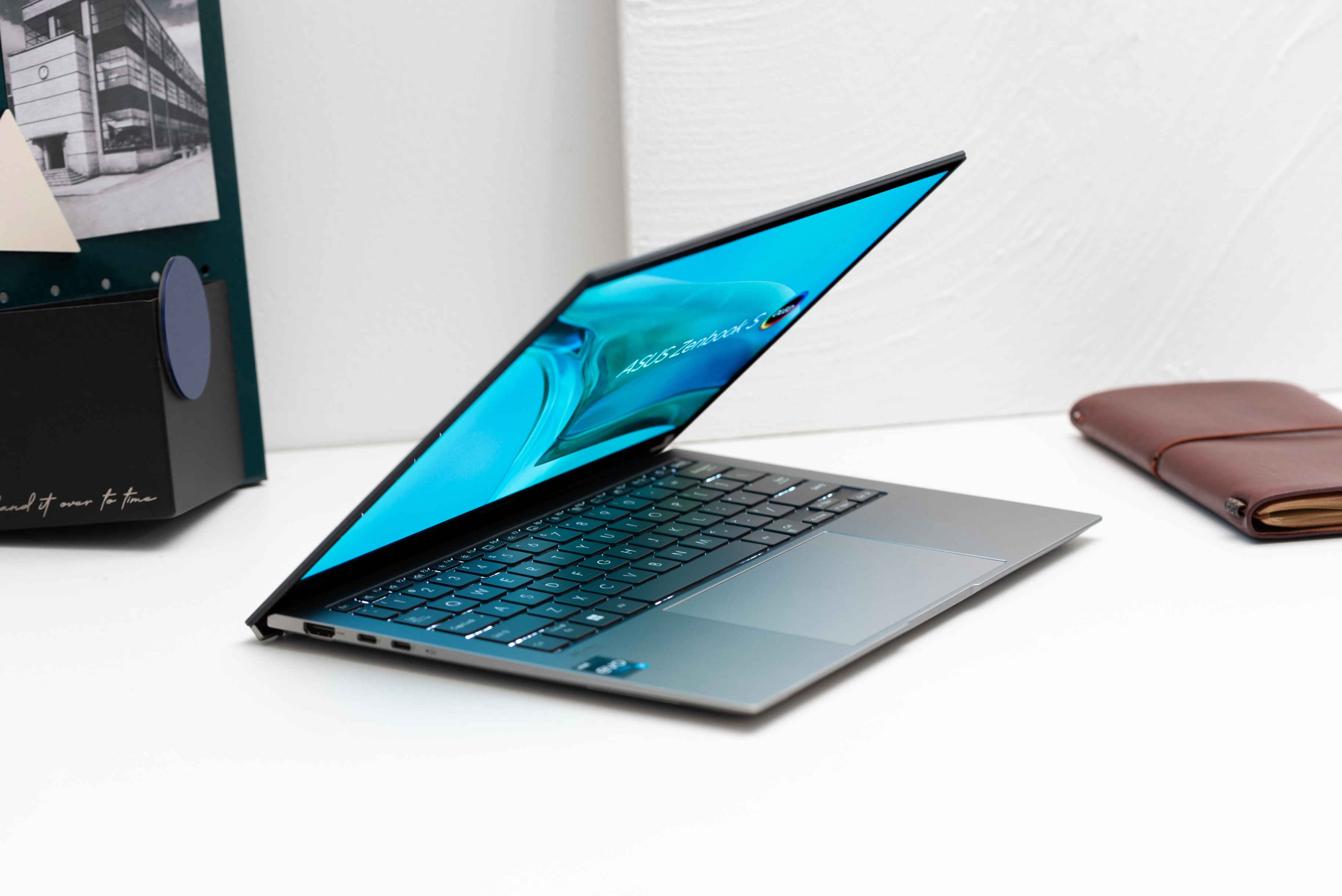 提前种草双11笔记本!1cm 1kg的极致轻薄本,性能续航屏幕都够顶